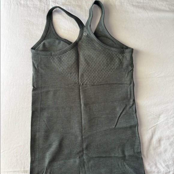 Lululemon top - Picture 2 of 2